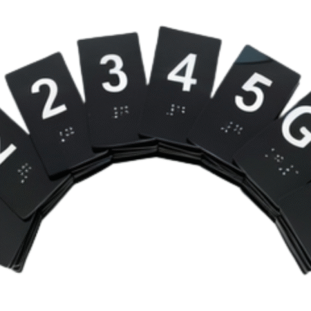 Placas de braile para elevador pretas no fundo branco