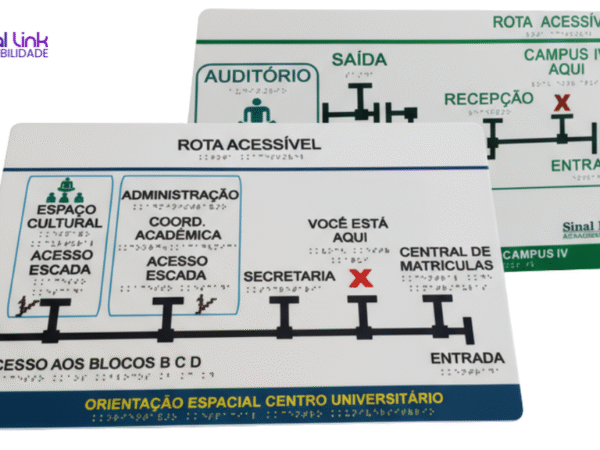 2 mapas táteis no fundo branco.